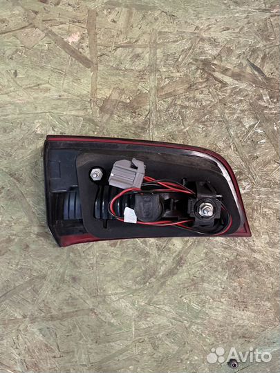 Задний правый фонарь Volvo S60 2011 (внутренний)