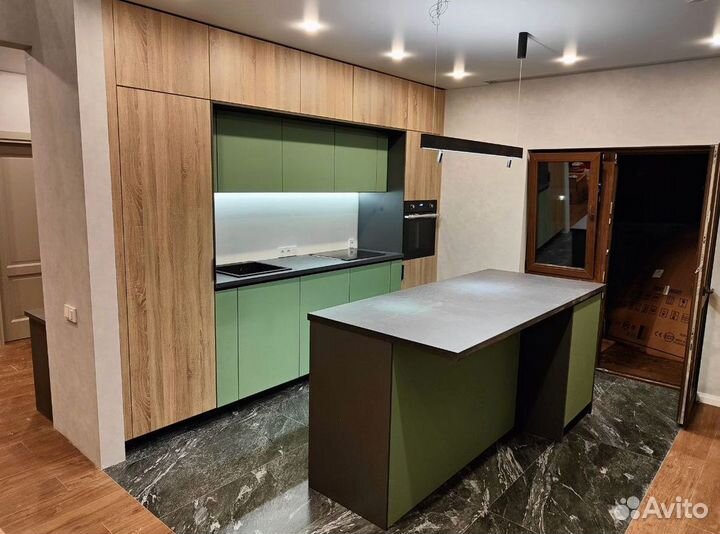 Кухня на заказ с островом. Доставка и сборка