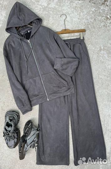 Костюм женский