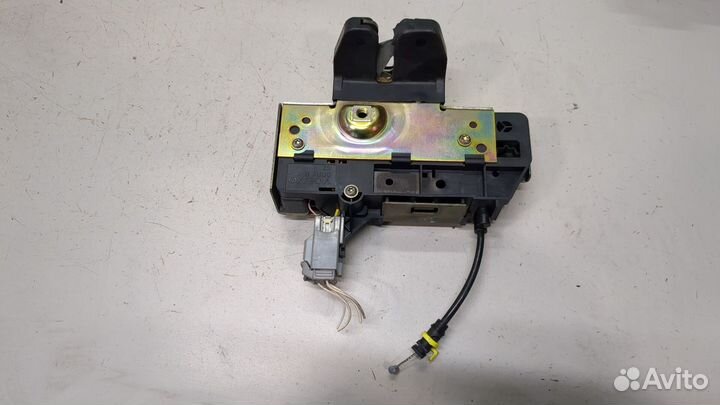 Замок багажника Volvo XC90, 2004