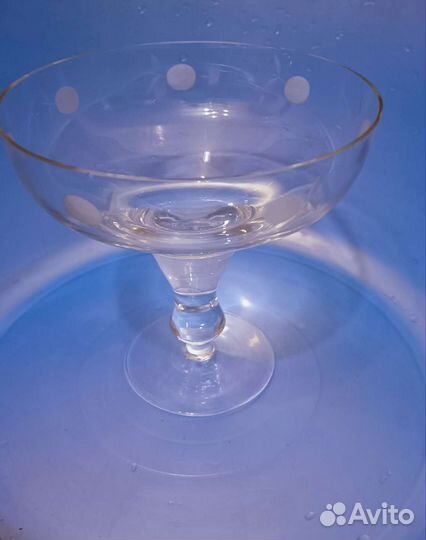 Ваза конфетница стекло резьба Яблочки с листиками