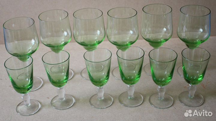 Секло 70-80г. СССР. Зелёные фужеры и стопки