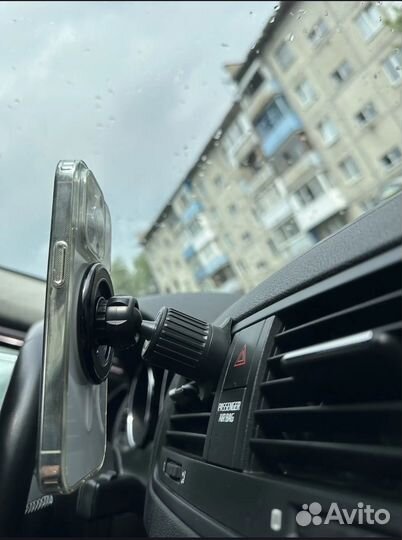 Держатель для телефона в машину