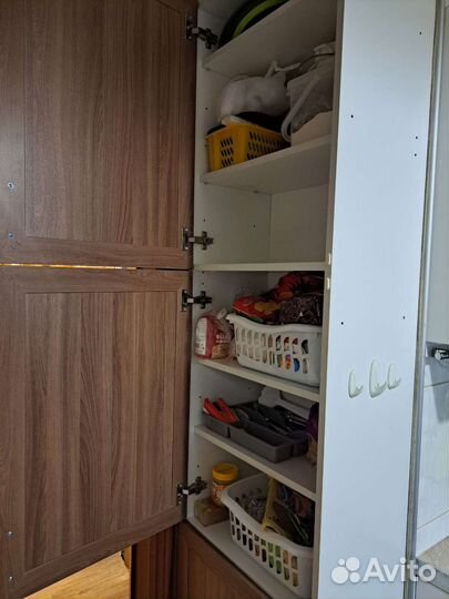 Кухонный пенал, трехсекционный