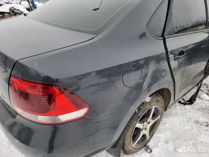 Крыло заднее правое четверть Vw Polo Sedan LI7F