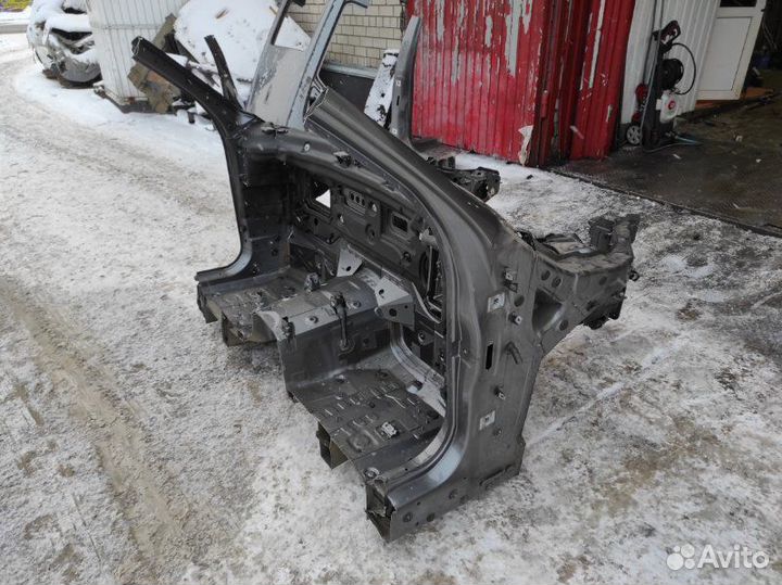 Часть кузова (передняя) Bmw X5 E70 / FE82 N62B48B