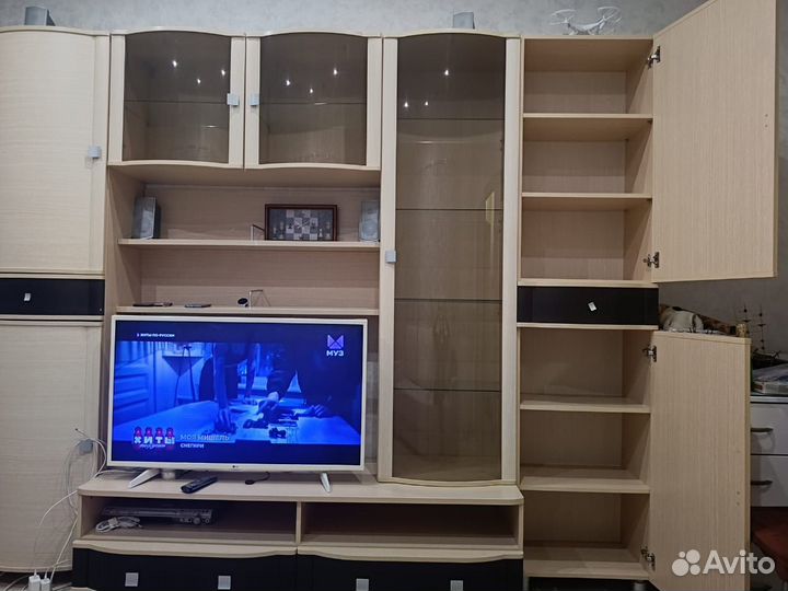 Стенка в гостиную