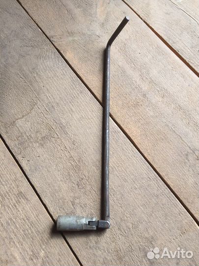 Ключ свечник