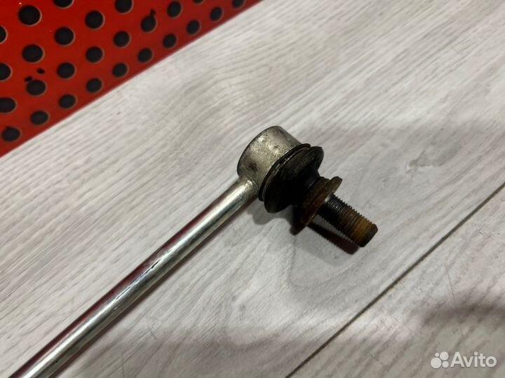 Стойка стабилизатора передняя Lexus Es axzh10 2020