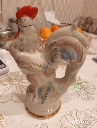 Статуэтка фарфор