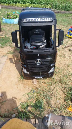 Детский автомобиль на аккумуляторе