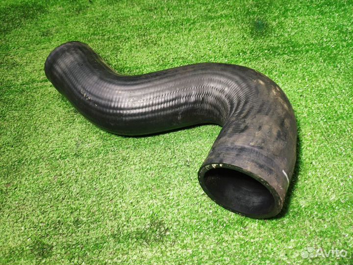 Патрубок левого интеркулера нижний Audi A6 C5 2.7