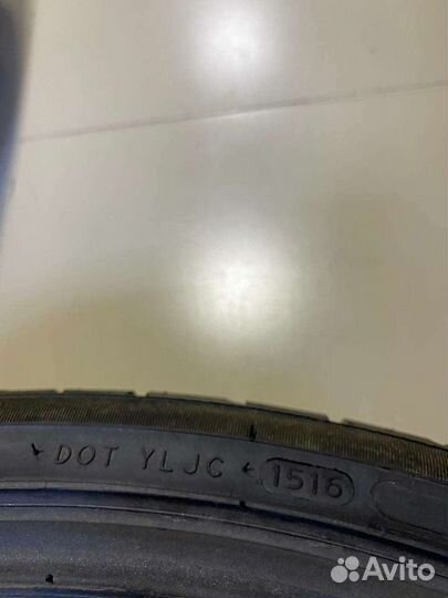 Nokian Tyres Hakka Black SUV 295/30 R22 103Y