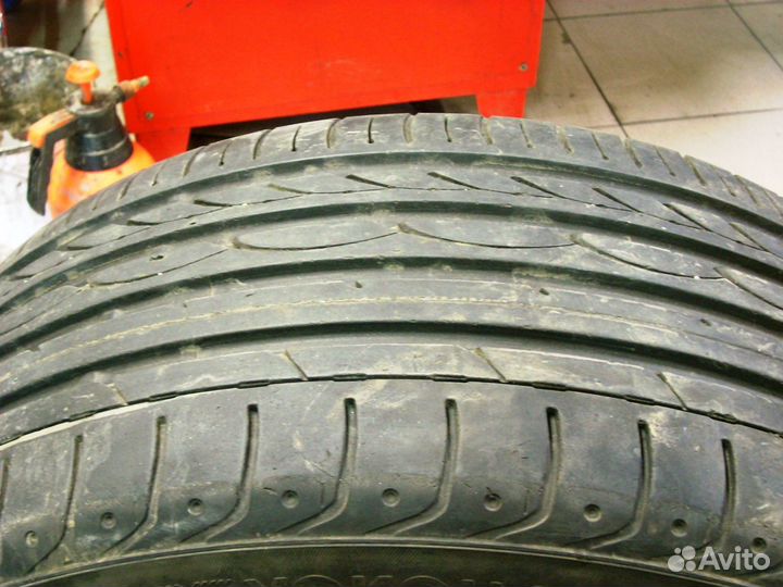 Yokohama ADVAN Sport V103 245/40 R19 98Y
