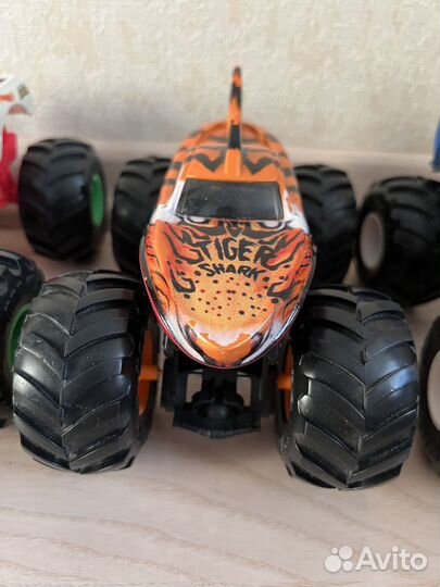 Hot Wheels машинки