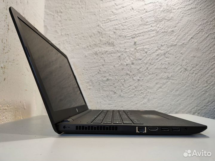 Ноутбук HP AMD A12 4ядра / ddr4 4gb / R7 M340 4 Гб