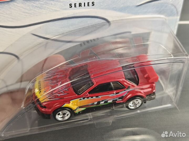 Hot Wheels 100% - Nissan Skyline R32