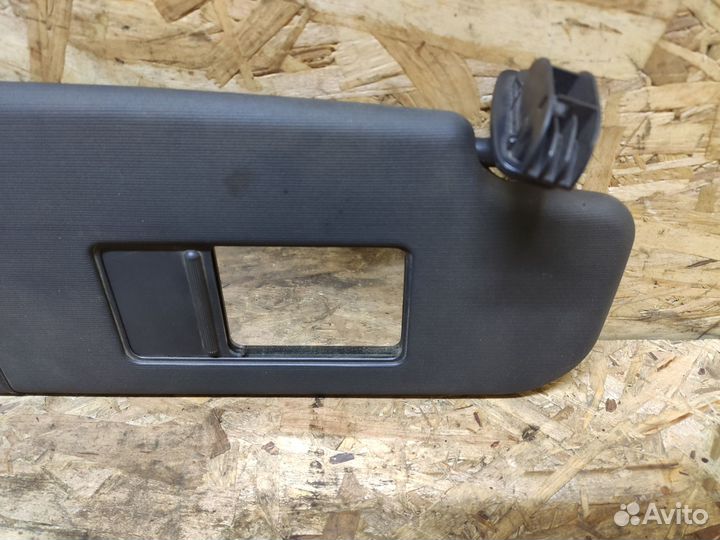 Козырек правый Skoda Octavia tour