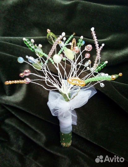 Букет из бусин