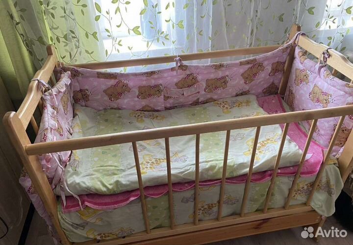Детская кроватка