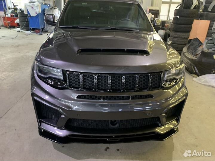 Передний бампер Jeep Grand Cherokee SRT8