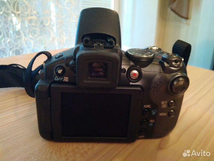 Компактный фотоаппарат