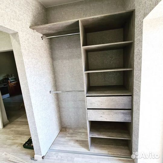 Шкаф с зеркалом