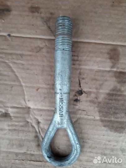 Буксировочный крюк Ниссан Кашкай