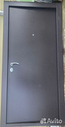 Продам входную дверь бу