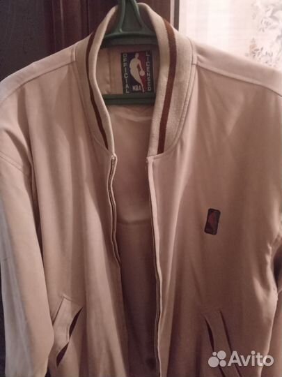 Бредовая ветровка NBA