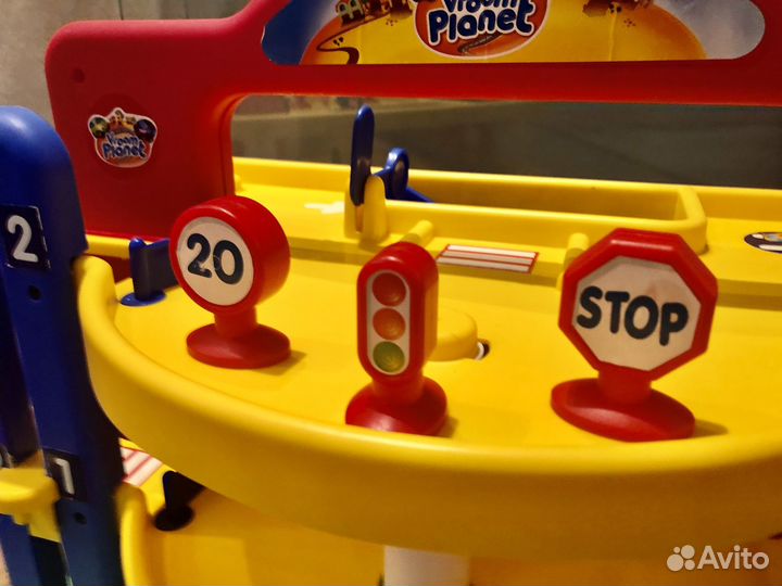 Парковка Vroom Planet Smoby