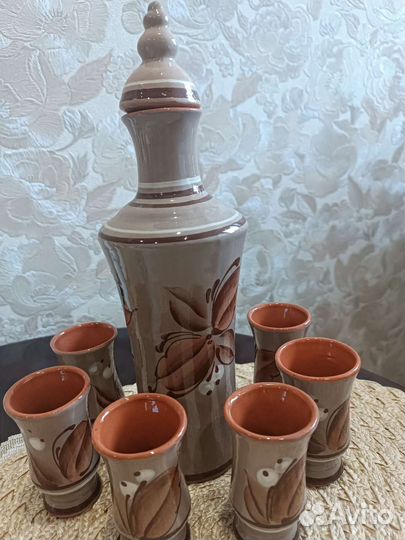 Графин глиняный с рюмками