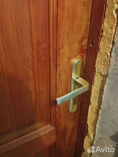 Дверь входная бу деревянная с коробкой