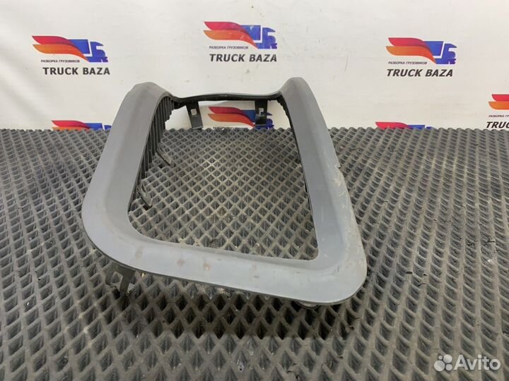 Рамка фары левой Man TGA