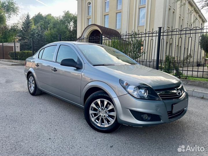 Opel Astra 1.6 МТ, 2012, 177 700 км