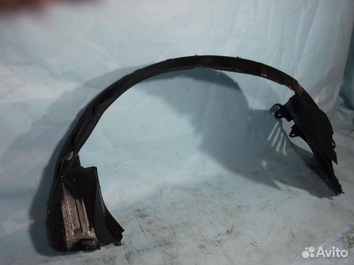 Подкрылок передний правый Pajero 3 / Montero 3