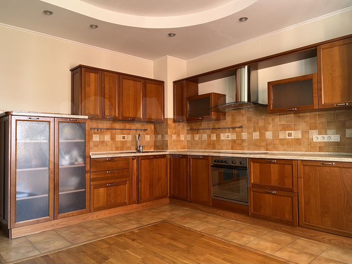 5-к. квартира, 189 м², 4/5 эт.