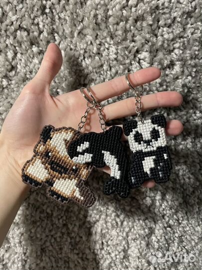 Брелки, значки крестиком на заказ