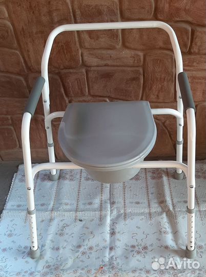 Санитарный стул туалет