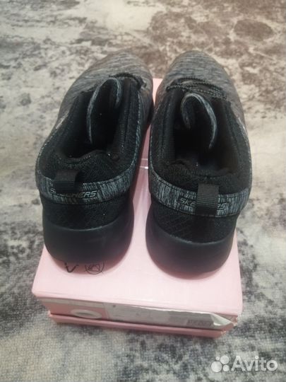 Кроссовки женские
