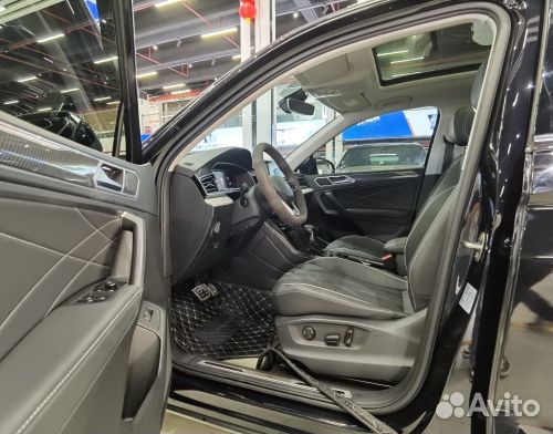 Volkswagen Tiguan L 2.0 AMT, 2022, 29 400 км