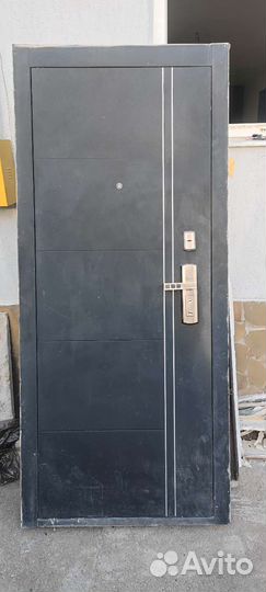 Металлическая входная дверь бу