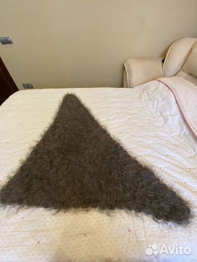 Пуховый платок-косынка