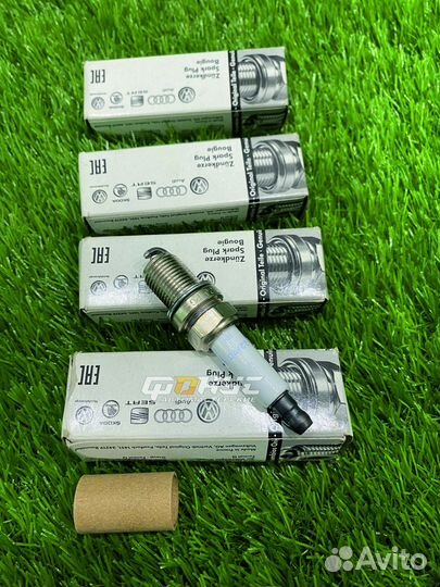 Свеча зажигания VAG 06H905621A