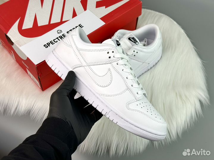 Nike Dunk Low Triple White