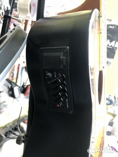 Электроакустическая гитара