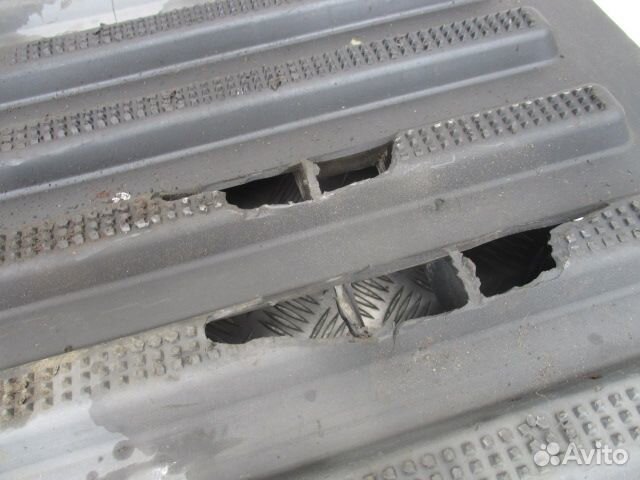 Крышка ящика акб Volvo 20518311