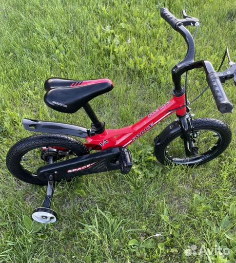 Детский велосипед четырехколесный 14