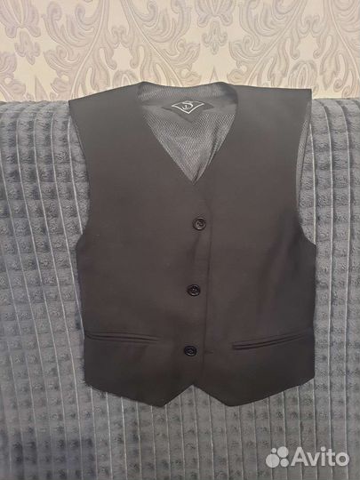 Жилет для мальчика новый р.98-110