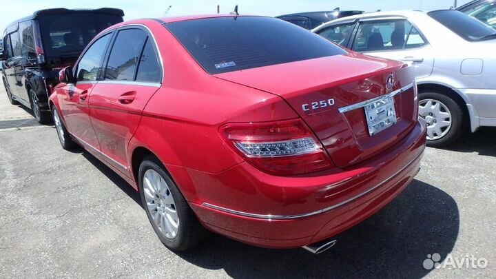 В разборе Mercedes Benz W204